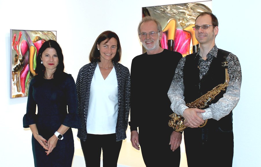 Velina van der Gaag im Kunstraum3 - Gruppenbild